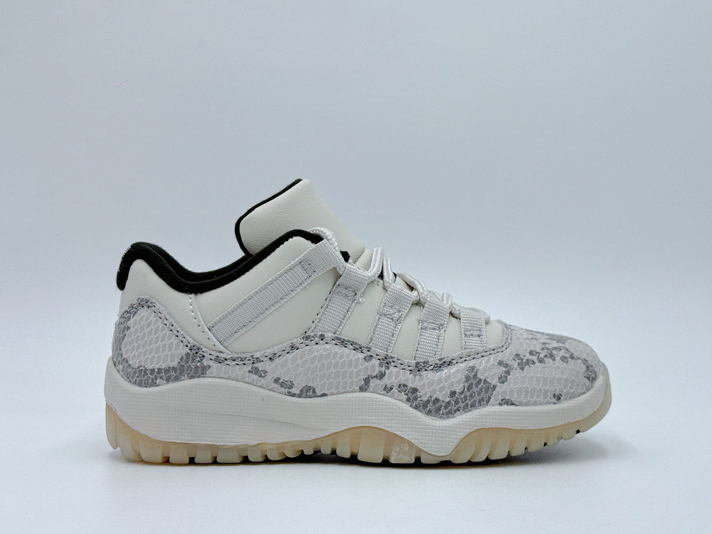 PRE ORDER - KID LOW JORDANS