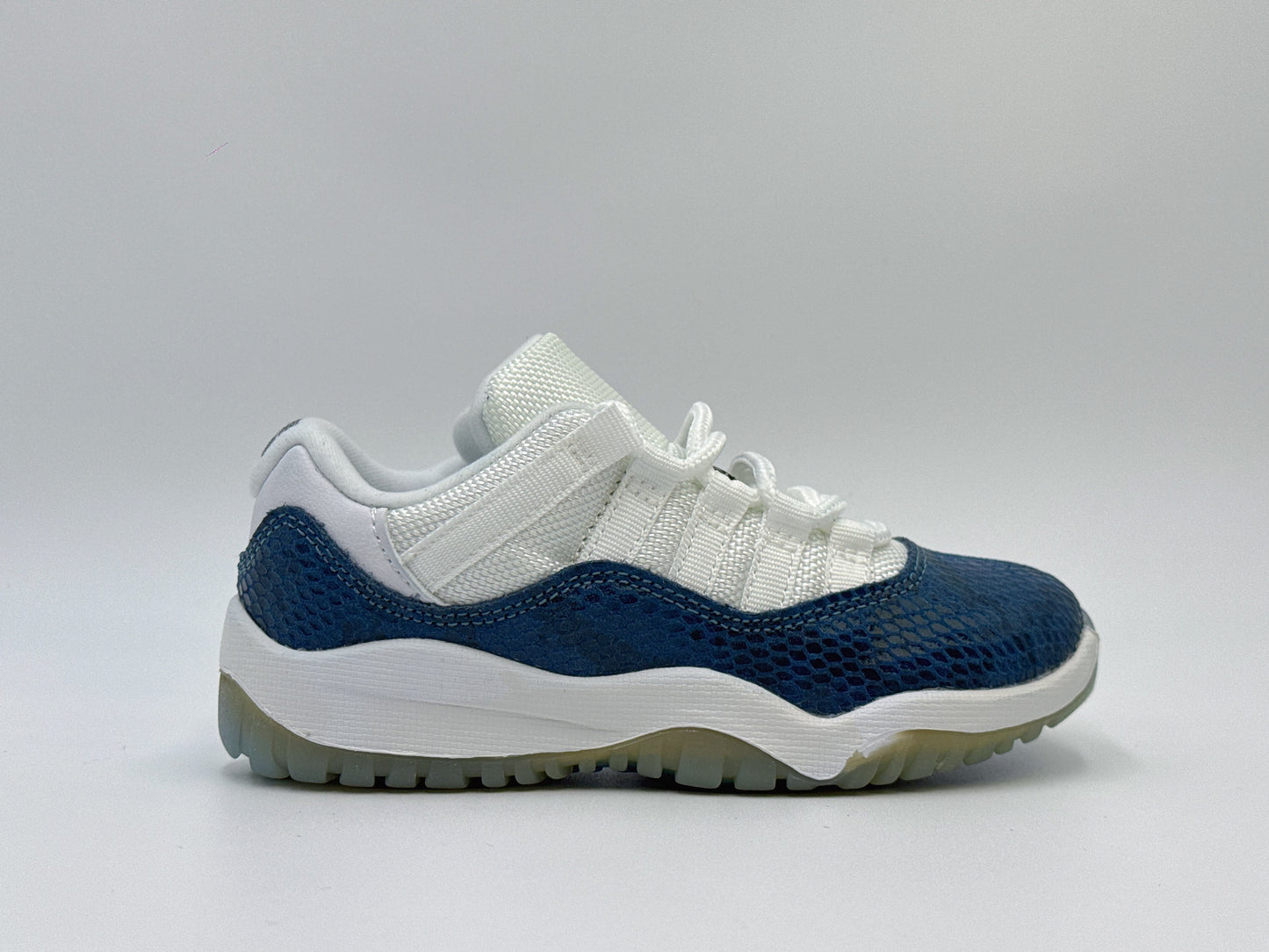 PRE ORDER - KIDS LOW JORDANS