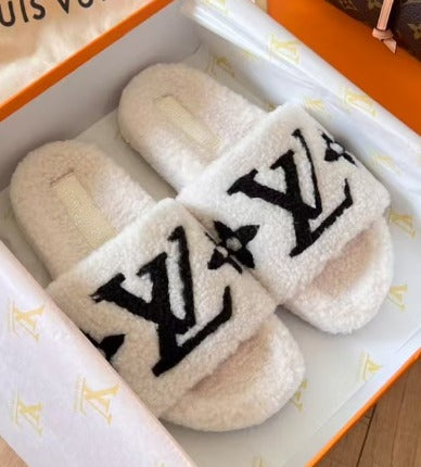 PRE ORDER FUR SLIDES